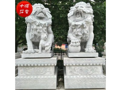 石雕欧式石狮子一对大理石爬狮雕塑大型别墅酒店门口摆件图3