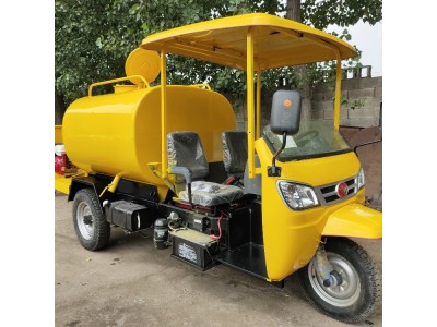 小型三轮洒水车 农用3方雾炮喷洒车 操作灵活方便图1