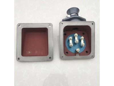 铁板接线盒 隔爆面130mm 接线柱M10 电压1140图1