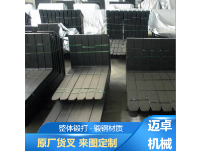 5吨叉车不同规格 挂钩式货叉 锻打实心叉齿叉尖图1