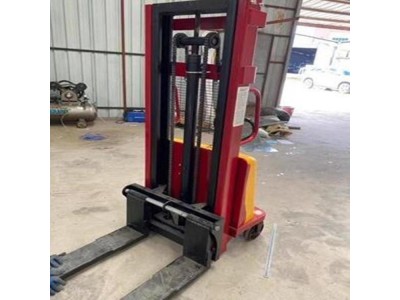 全电动座驾堆高车 3吨手动液压车图1