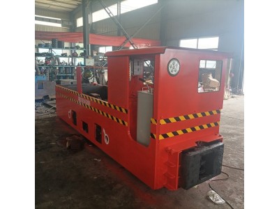 2.5吨小型电机车 矿用架线式牵引轨道车 工矿电车图1