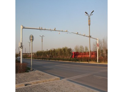 新世纪公路限高杆 热镀锌八棱杆 反光指路牌图1