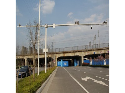 十字路口信号灯杆 八角道路监控杆 八棱杆 新世纪图1